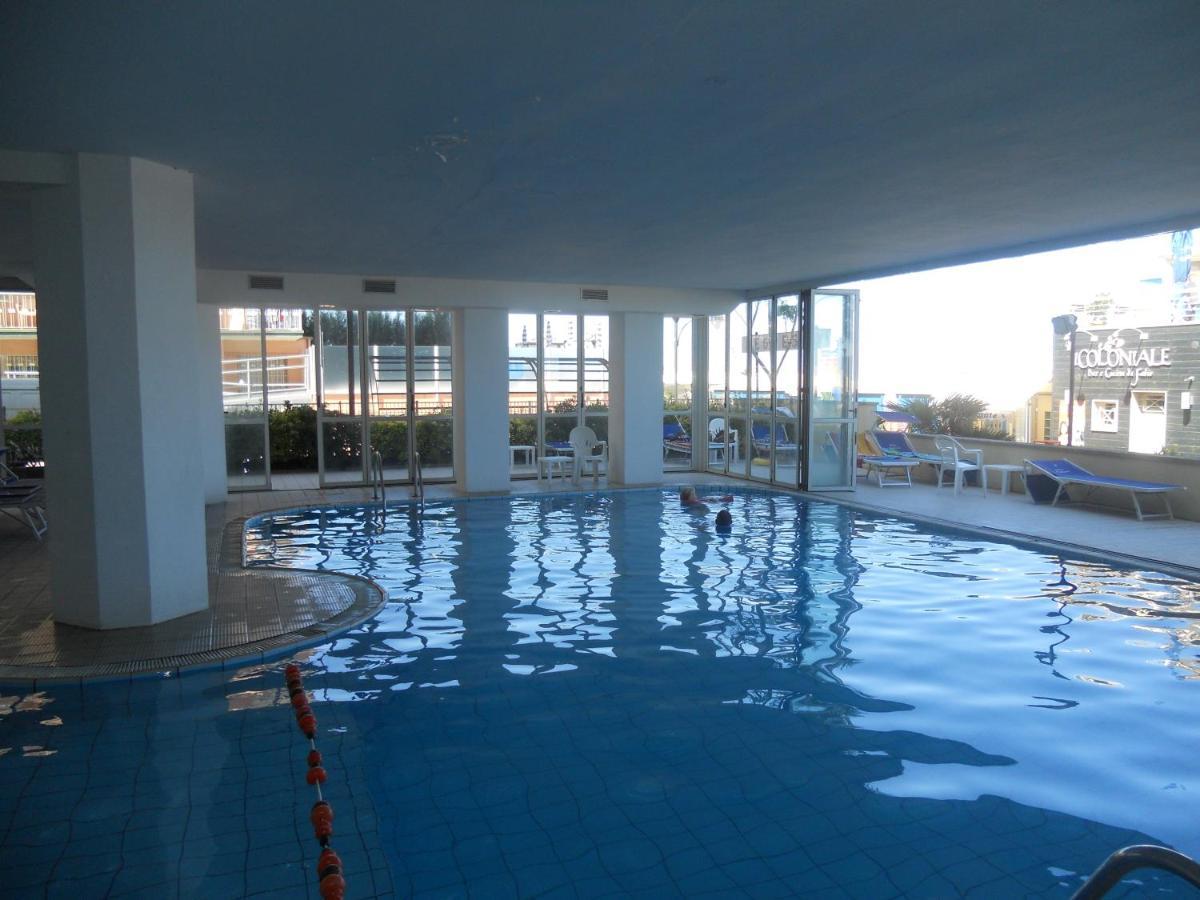 Hotel Negresco Cattolica Exterior foto